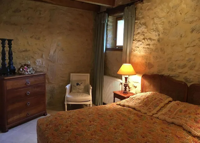 Maison Cailheton بيت للعطل Saint-Martin-de-Lerm