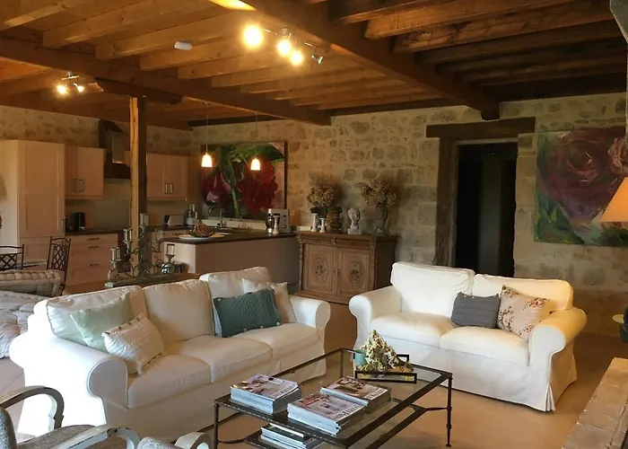 Maison Cailheton بيت للعطل